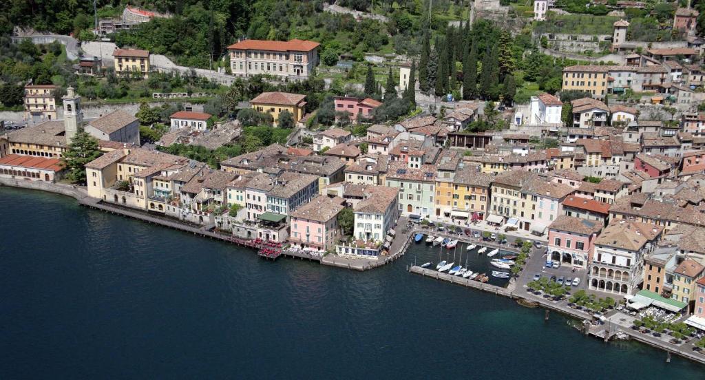 Hotel Garni Riviera Gargnano Exterior foto